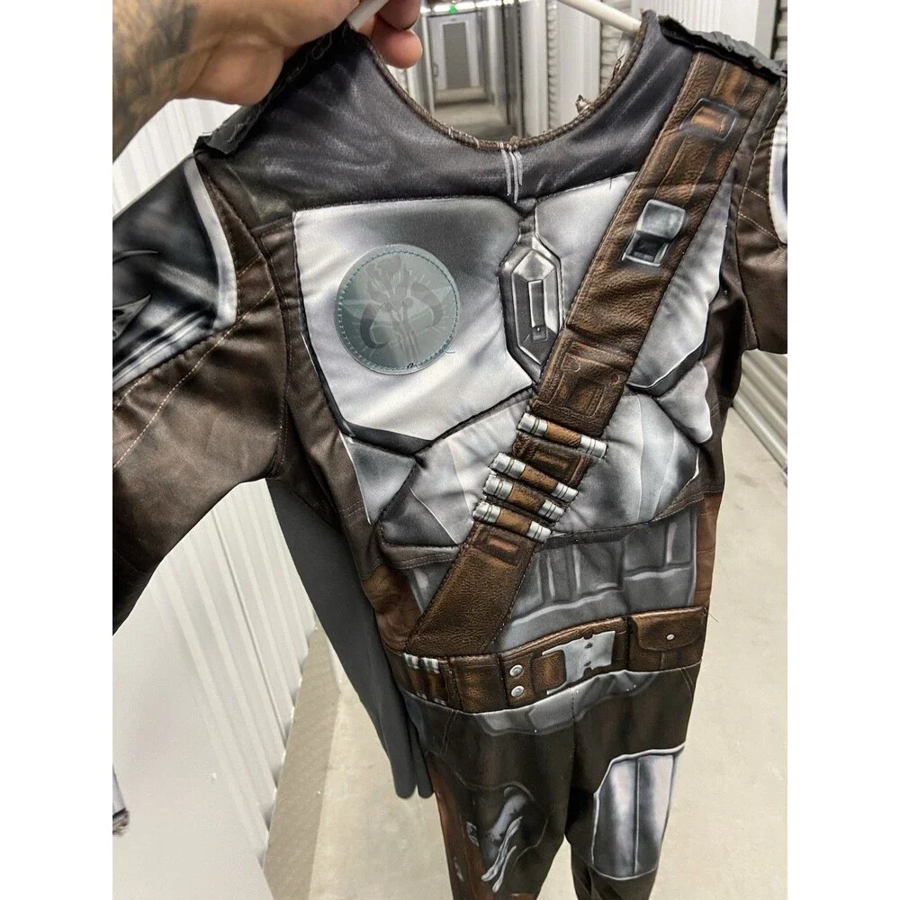 Kids Mandaloran Costume W/ Padded Armor, Cape, Shoe Covers, No Mask Size Small - Picture 3 of 9